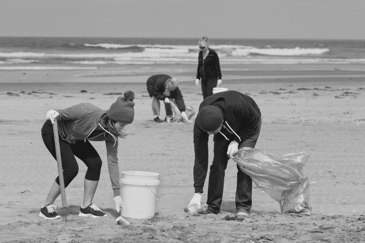 Teamwork: Beach Cleanup